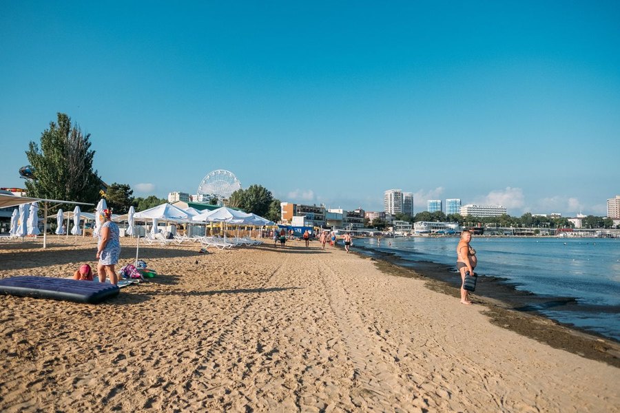 Собственный песчаный пляж санатория «Русь» «Золотой песок» в Анапе — фото 1